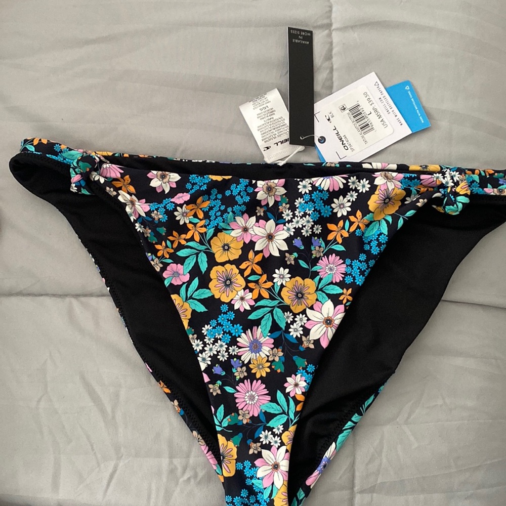 O’Neill bikini Large. - Picture 2 of 4